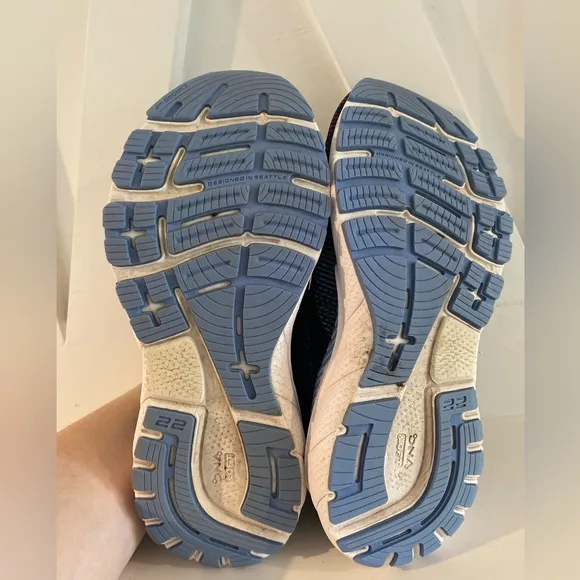 Brooks Womens Adrenaline GTS 22 Running Shoes 7.5 GTS Comfort Cushioned Athletic