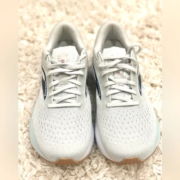 Brooks Women's Ghost 16 Medium/Wide Running Shoe Size 9 Brand New