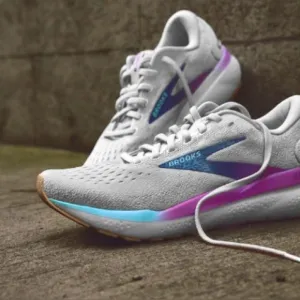 Brooks Women's Ghost 16 Medium/Wide Running Shoe Size 9 Brand New