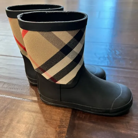 Burberry Boots Girls size 35