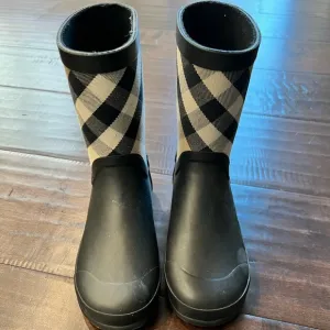 Burberry Boots Girls size 35