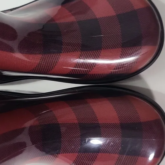 Burberry Plaid Clover Red Girl's Rainboots Size 11/12