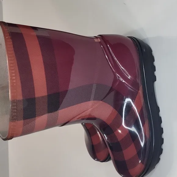 Burberry Plaid Clover Red Girl's Rainboots Size 11/12