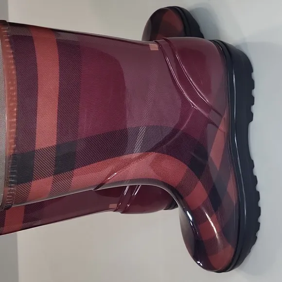 Burberry Plaid Clover Red Girl's Rainboots Size 11/12
