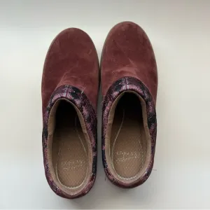 Burgundy Danskos Women’s size 9.5/10 comfortable work shoes healthcare