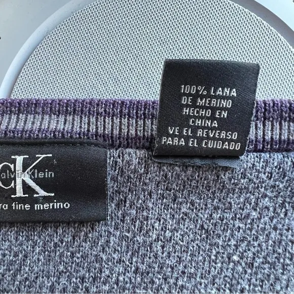 Calvin Klein 100% Extra Fine Merino Wool Royal Purple V-Neck   Sweater Size XL