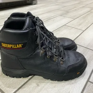 Caterpillar Men’s steel toe boots size 9.5
