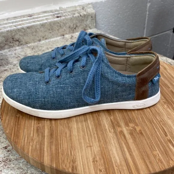 Chaco 6.5 blue lace up sneakers