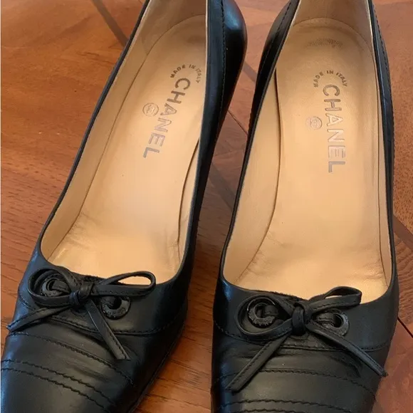 Chanel Women's Black Leather Shoes