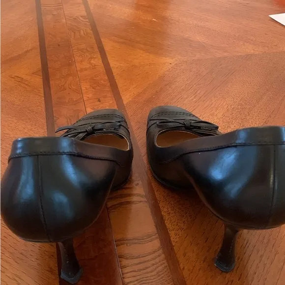 Chanel Women's Black Leather Shoes