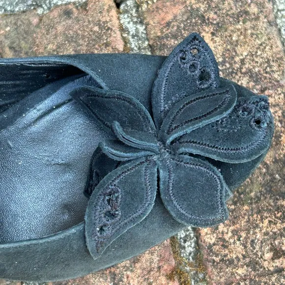 Charles David Black Wedge Heels