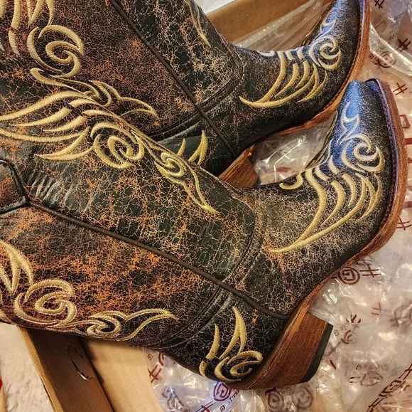 Circle G Coral Distressed Leather Snip Toe Embroided Cowgirl Boots New