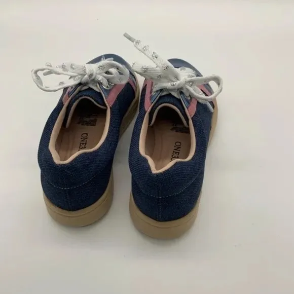 CLASSIC SKATE SHOE FOR GIRLS, Demin mixed with Vegan Leathers . Sizes Various