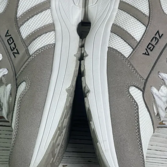 CLEAN Size 10 Hands-free Zeba Walking Sneakers White Sand Grey Comfort Suede