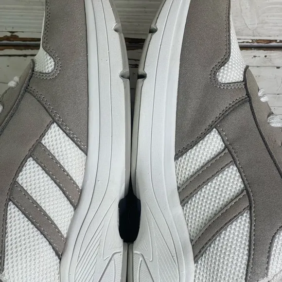 CLEAN Size 10 Hands-free Zeba Walking Sneakers White Sand Grey Comfort Suede