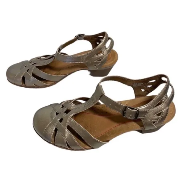 Cobb Hill Aubrey Heeled Shoe Leather Gold Closed Toe Open Heel T Strap Buckle 7M