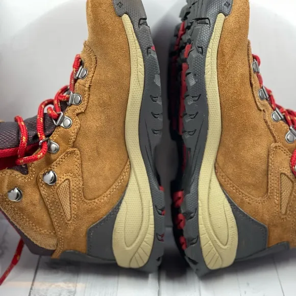 Columbia Big Kids Newton Ridge Waterproof Boots. Sz 5.5
