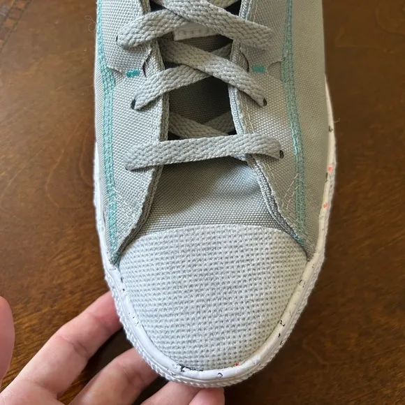 Converse Chuck Taylor stone gray sneakers