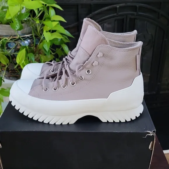 CONVERSE Lugged Leather Winter 2.0 Platform Boot Beige ‘Hummus’ Fleece Lining