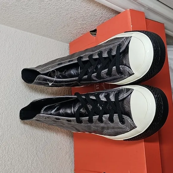 Converse Metallic Lesther High-Top Sneakers