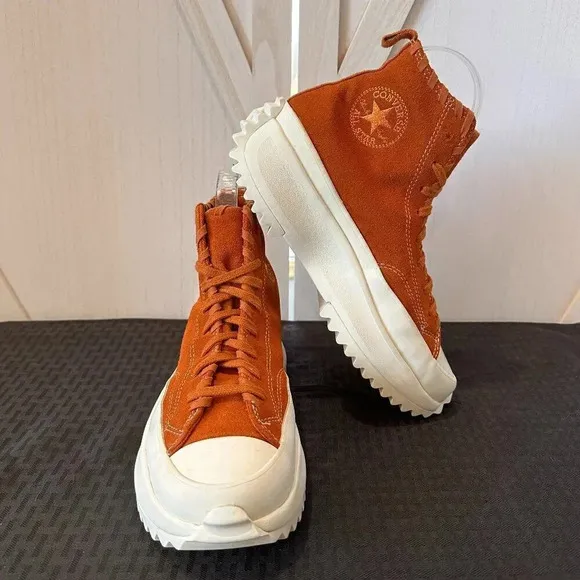 Converse Run Star Hike Platform Hi Sneakers in Embroidered Floral Amber