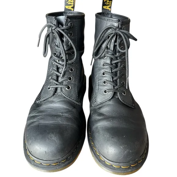 COPY - Dr. Martens 1460 Originals 8-Eye, Unisex, Soft Toe Boots Size 9 NO BOX