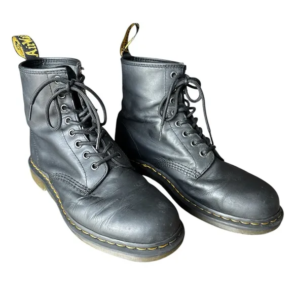 COPY - Dr. Martens 1460 Originals 8-Eye, Unisex, Soft Toe Boots Size 9 NO BOX