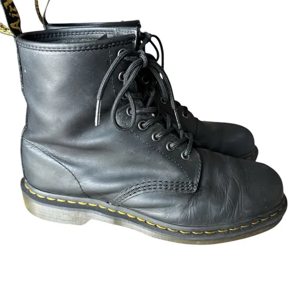 COPY - Dr. Martens 1460 Originals 8-Eye, Unisex, Soft Toe Boots Size 9 NO BOX