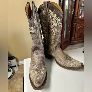 Corral Teen A2773 Teen’s brown/Bone color floral embroidery‎ cowboy boots size 5