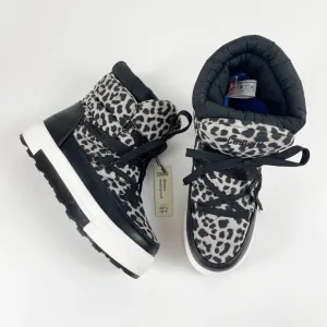 Cougar Wink Boots Womens Size 6 Gray Black Leopard Lace Up Waterproof NWT