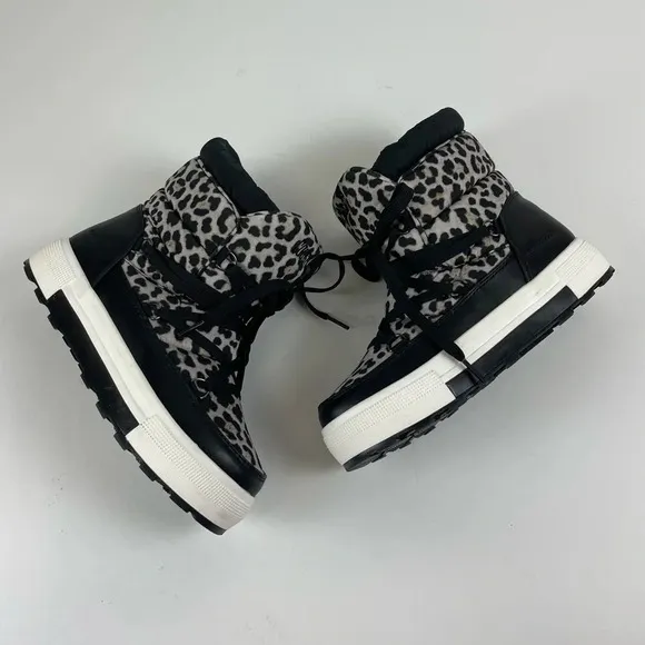 Cougar Wink Boots Womens Size 6 Gray Black Leopard Lace Up Waterproof NWT