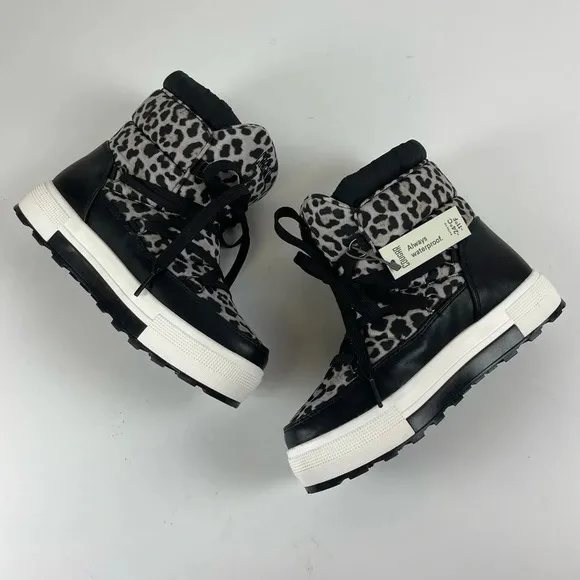 Cougar Wink Boots Womens Size 6 Gray Black Leopard Lace Up Waterproof NWT