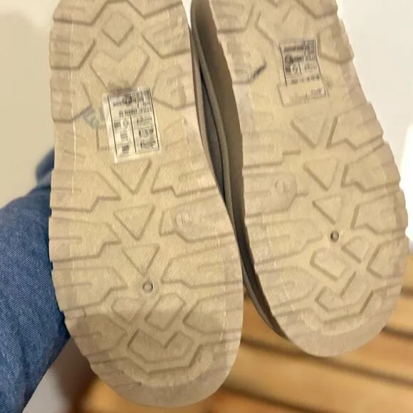 Cozy Tan Slip-On Women's Shoes faux fur lined platforms 7 brand new never worn