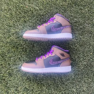 Custom Rhinestone Nike ShoesAir Jordan 1 Mid (GS)Palomino/White-Wild Berry