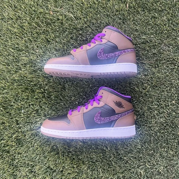 Custom Rhinestone Nike ShoesAir Jordan 1 Mid (GS)Palomino/White-Wild Berry