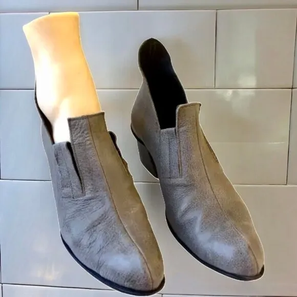 Cydwoq Gray Leather Hand Crafted Booties Heels Boots Victorian Swoop