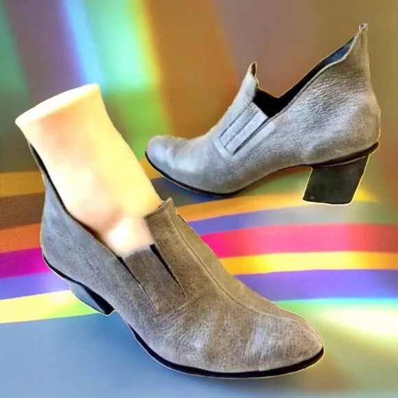 Cydwoq Gray Leather Hand Crafted Booties Heels Boots Victorian Swoop