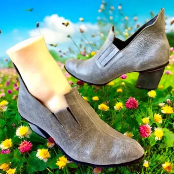 Cydwoq Gray Leather Hand Crafted Booties Heels Boots Victorian Swoop