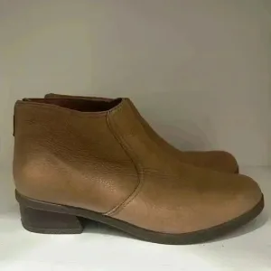 Dansko Becki Women’s Waterproof Tan Leather Ankle Boots Sz 12 / 42 Zip Back EEUC