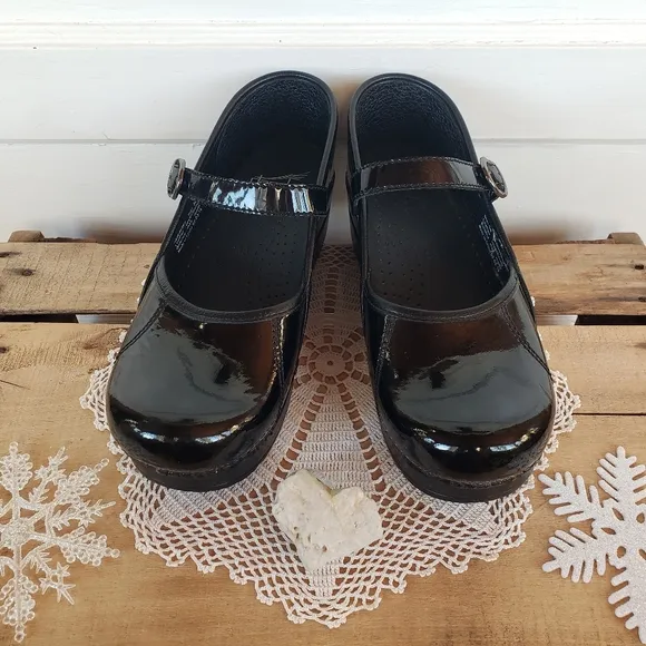 Dansko Pro Mary Jane Clogs Black Patent Leather Marah Strappy Buckle Boho 7.5-8