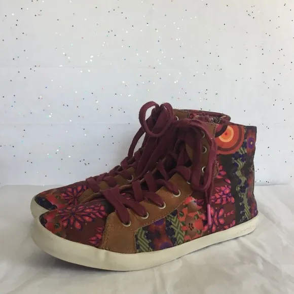 Desigual Floral HiTop Sneaker - 37KS140 Size 38 Us 7 Lace up and Side Zip VGUC!