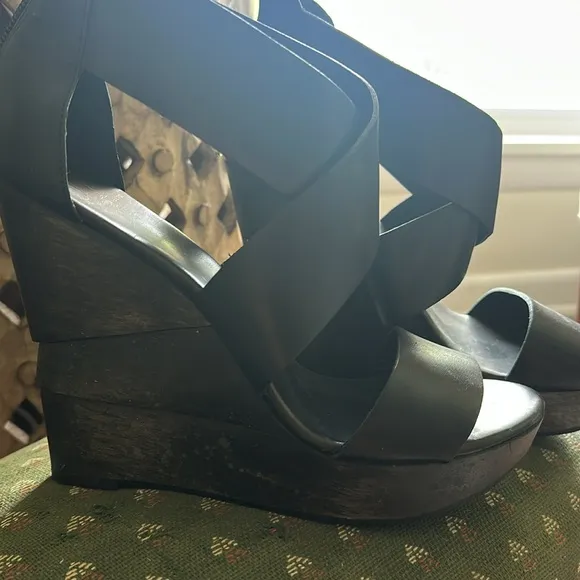 Diane von Furstenberg Opal Wedge Sandals 8