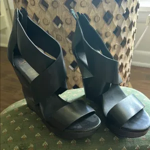Diane von Furstenberg Opal Wedge Sandals 8
