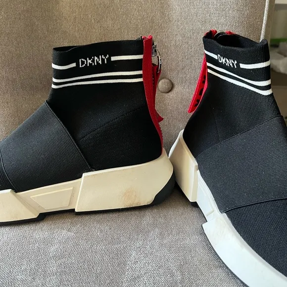 DKNY Donna Karan Women's Zip Back Logo High Top Sock Black Sneakers Sz 7.5