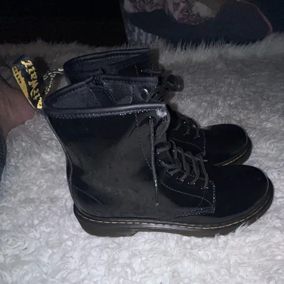 Doc Martens JUNIOR 1460 PATENT LEATHER LACE UP BOOTS size 4Y flaws