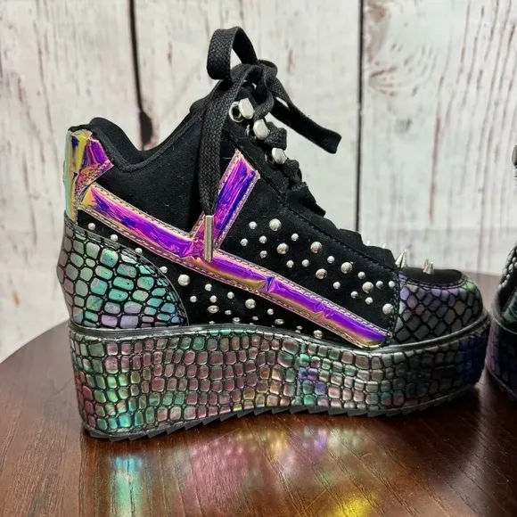 DOLLS Kill X YRU Qozmo Lo Alien Iridescent Reptile Embossed Platforms 4US 35 Eu