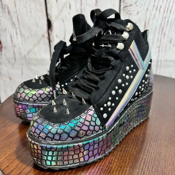 DOLLS Kill X YRU Qozmo Lo Alien Iridescent Reptile Embossed Platforms 4US 35 Eu
