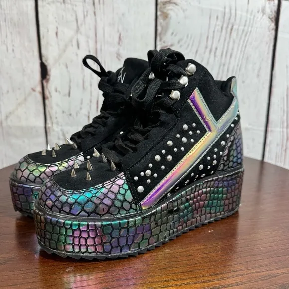 DOLLS Kill X YRU Qozmo Lo Alien Iridescent Reptile Embossed Platforms 4US 35 Eu