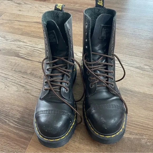 Dr Martens 10 hole steel toe boots 10966