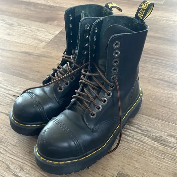 Dr Martens 10 hole steel toe boots 10966